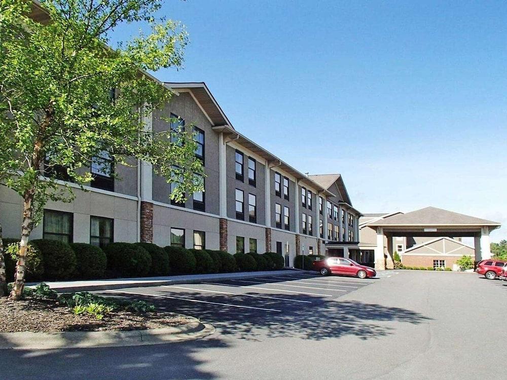 Quality Inn & Suites Near University Waco Exterior photo