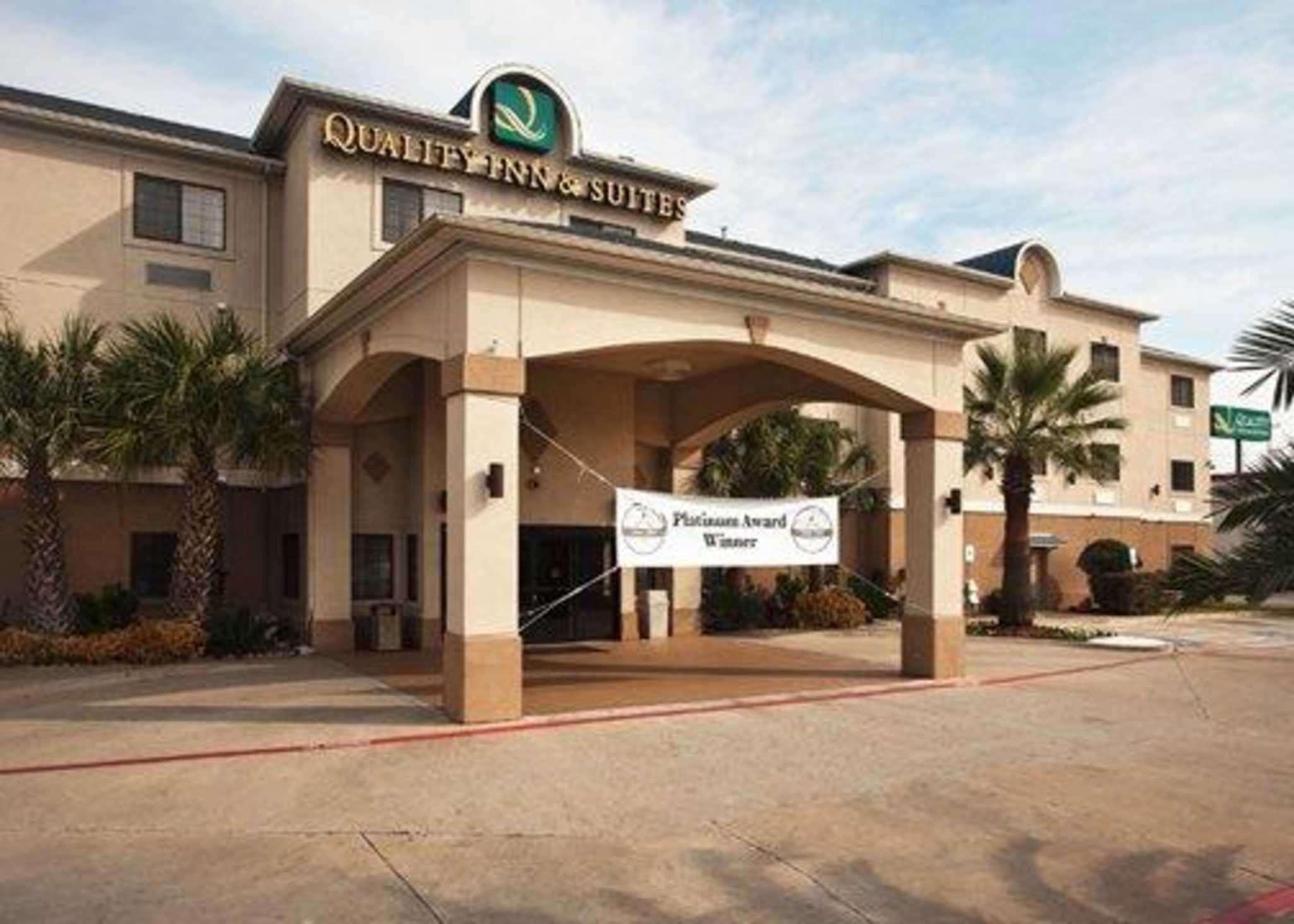 Quality Inn & Suites Near University Waco Exterior photo