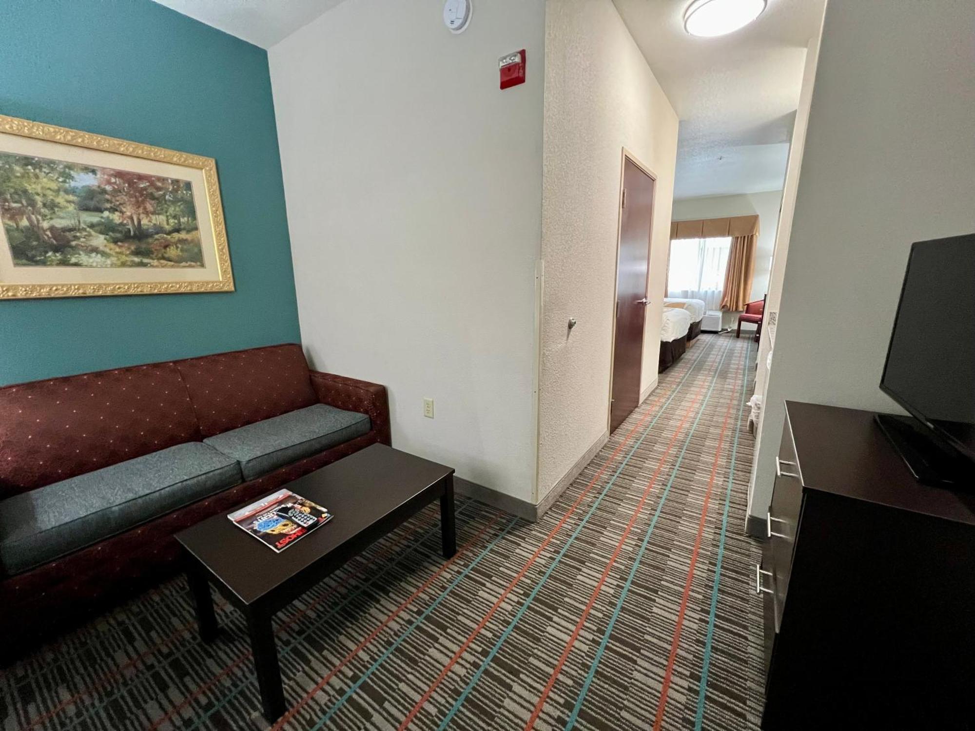 Quality Inn & Suites Near University Waco Exterior photo