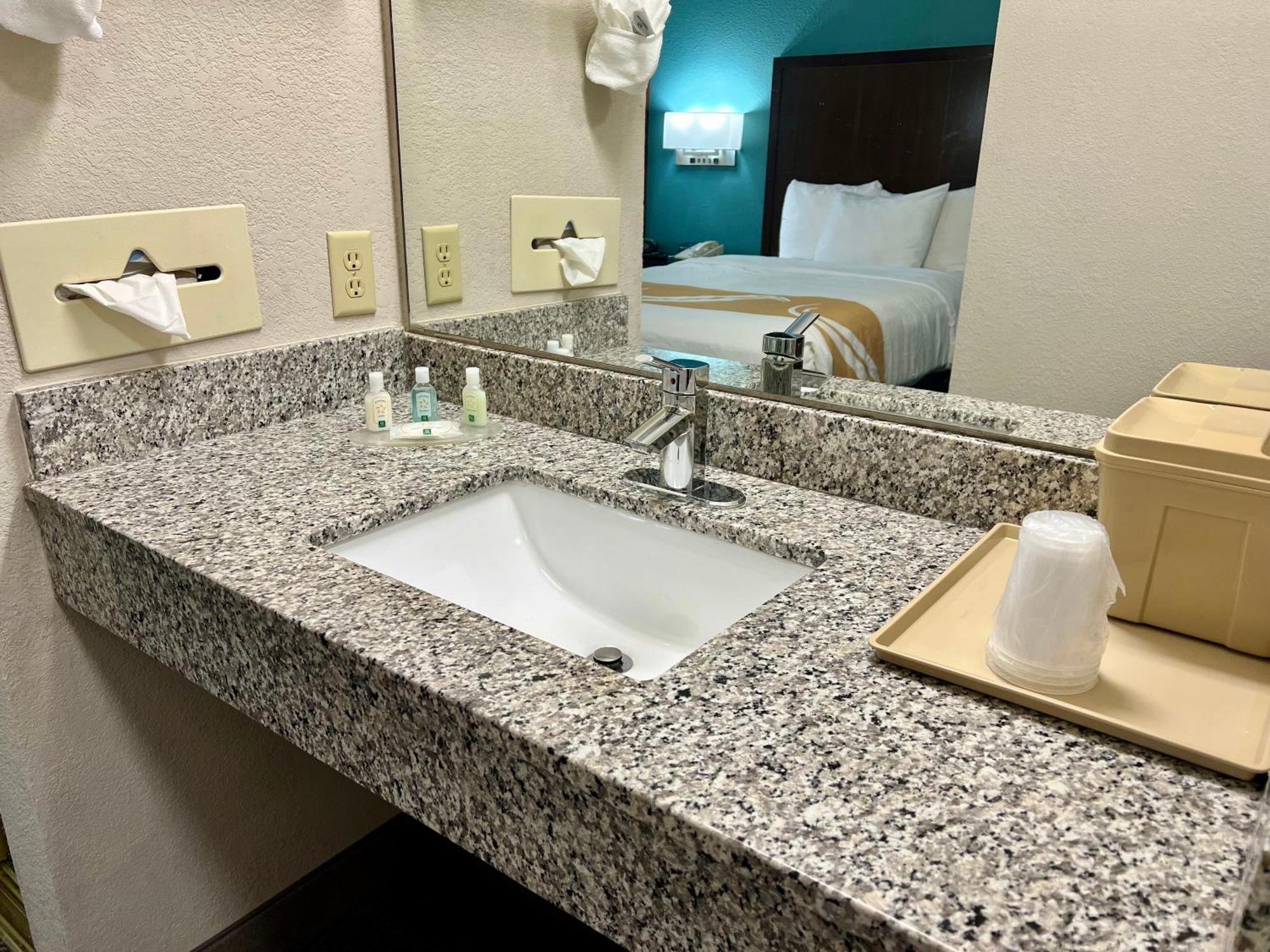 Quality Inn & Suites Near University Waco Exterior photo