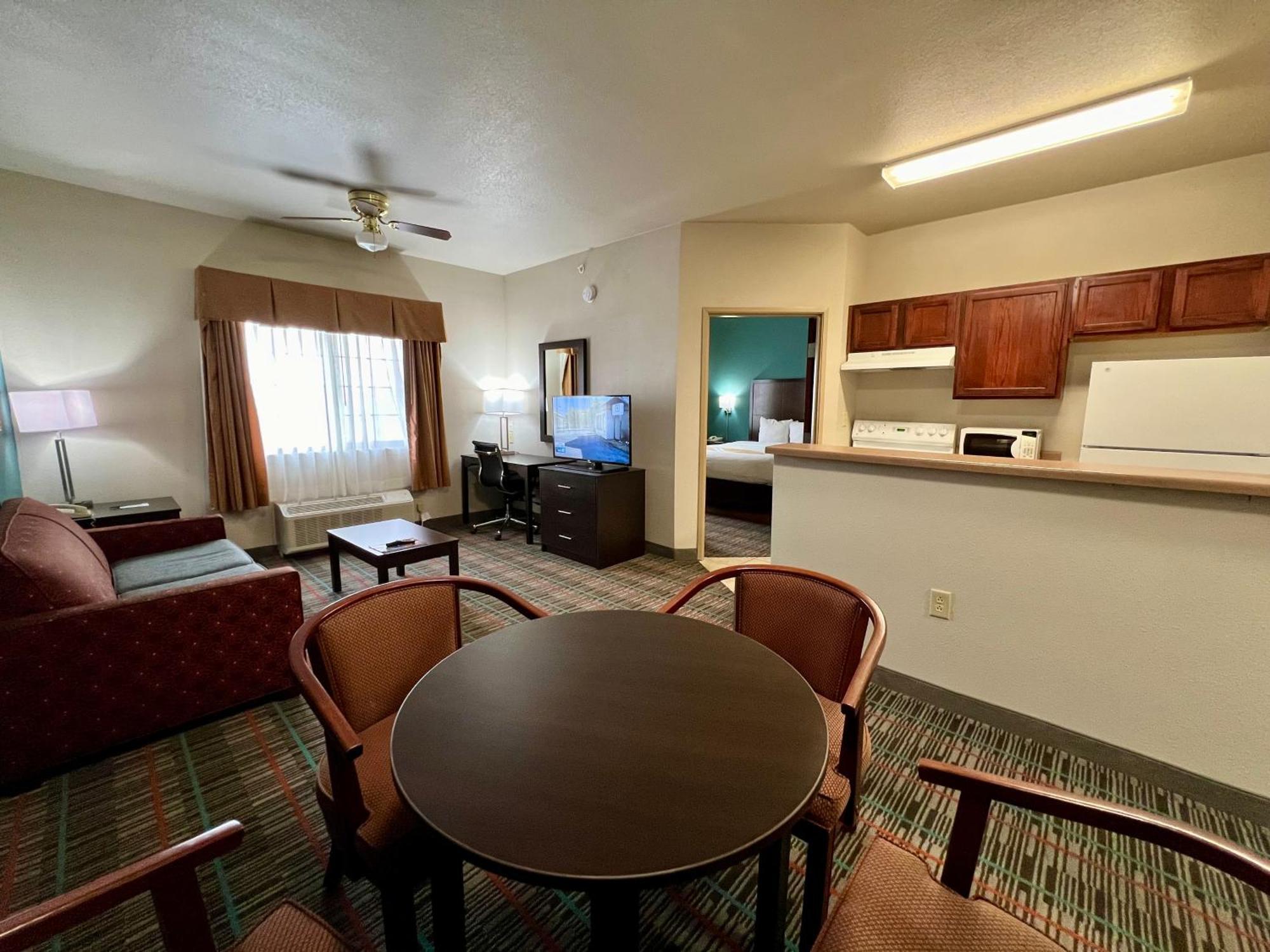 Quality Inn & Suites Near University Waco Exterior photo