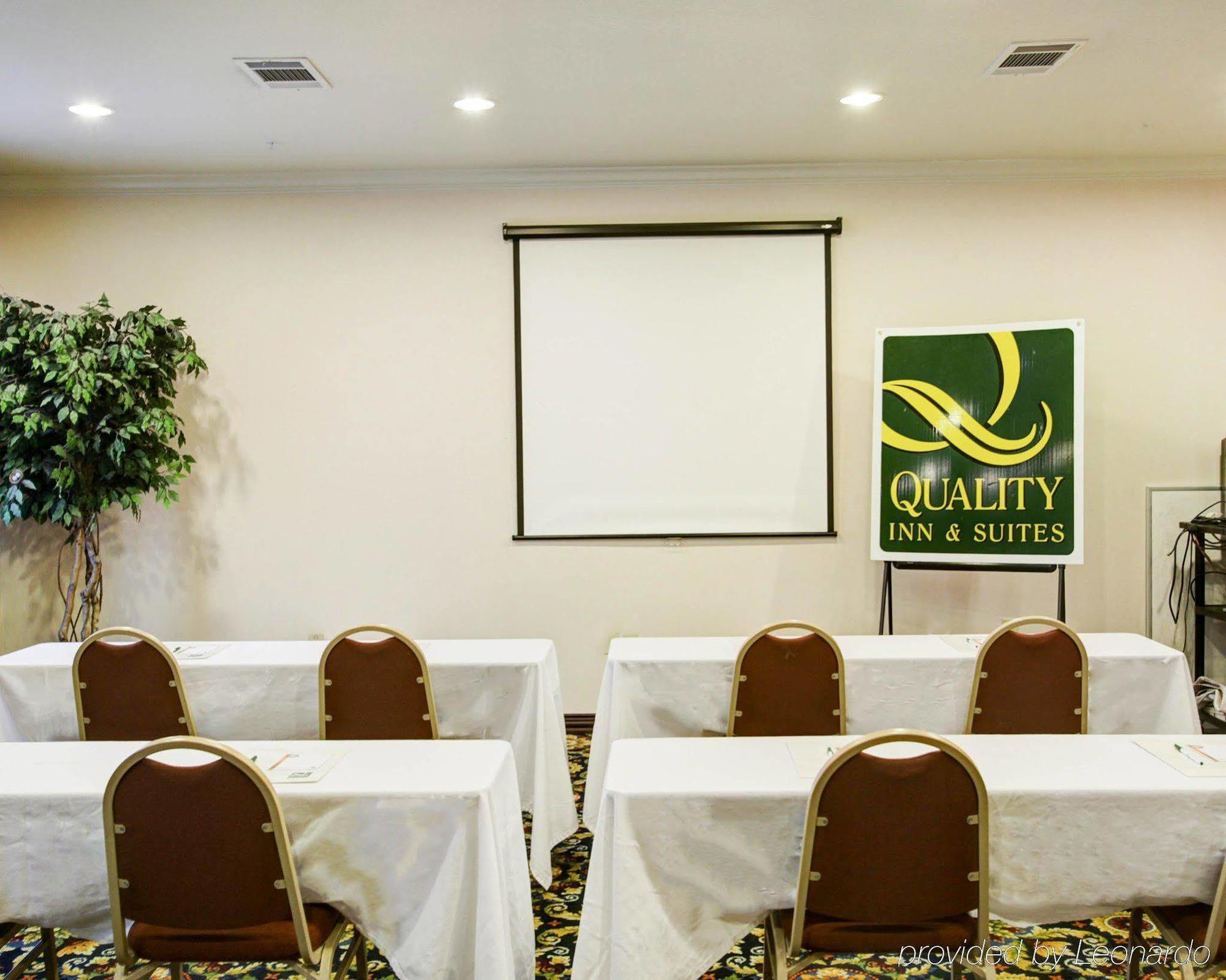 Quality Inn & Suites Near University Waco Exterior photo