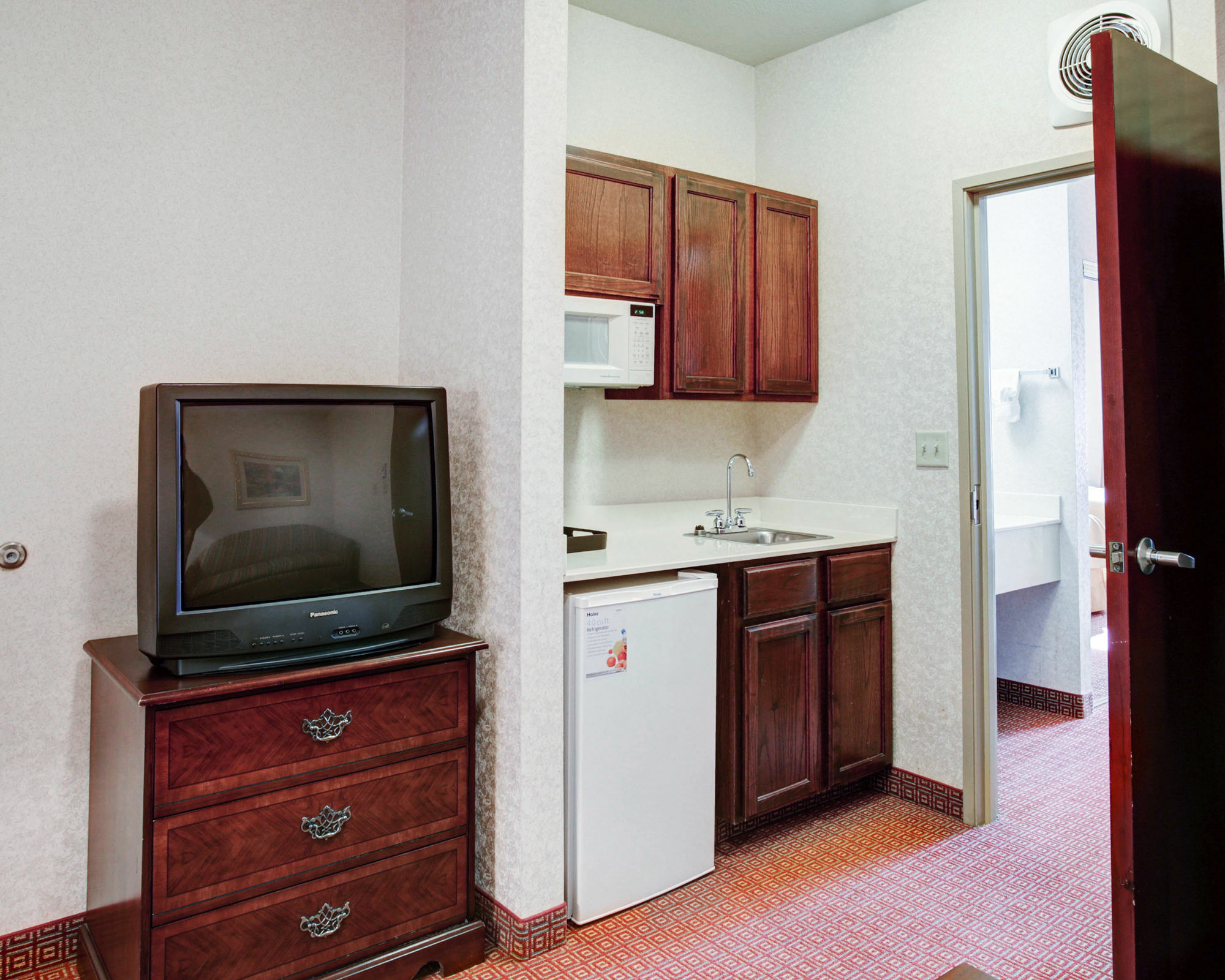 Quality Inn & Suites Near University Waco Exterior photo